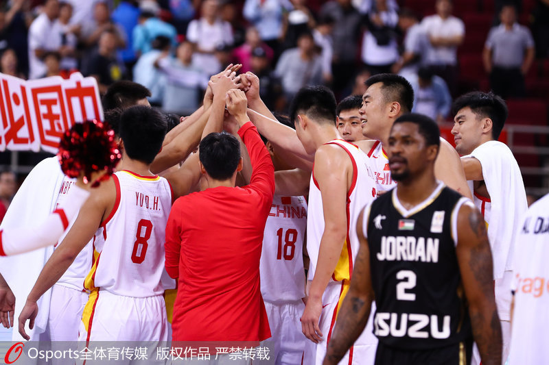 包含罗斯托克队员奋勇拼搏，实现逆转胜利的词条