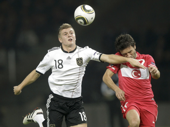 欧洲杯预选赛塞尔维亚不敌卢森堡，遭遇尴尬