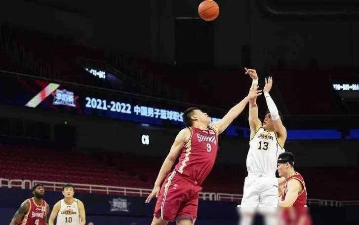 每一次进攻都关系到比赛的走向，技战术决定胜负的关键的简单介绍