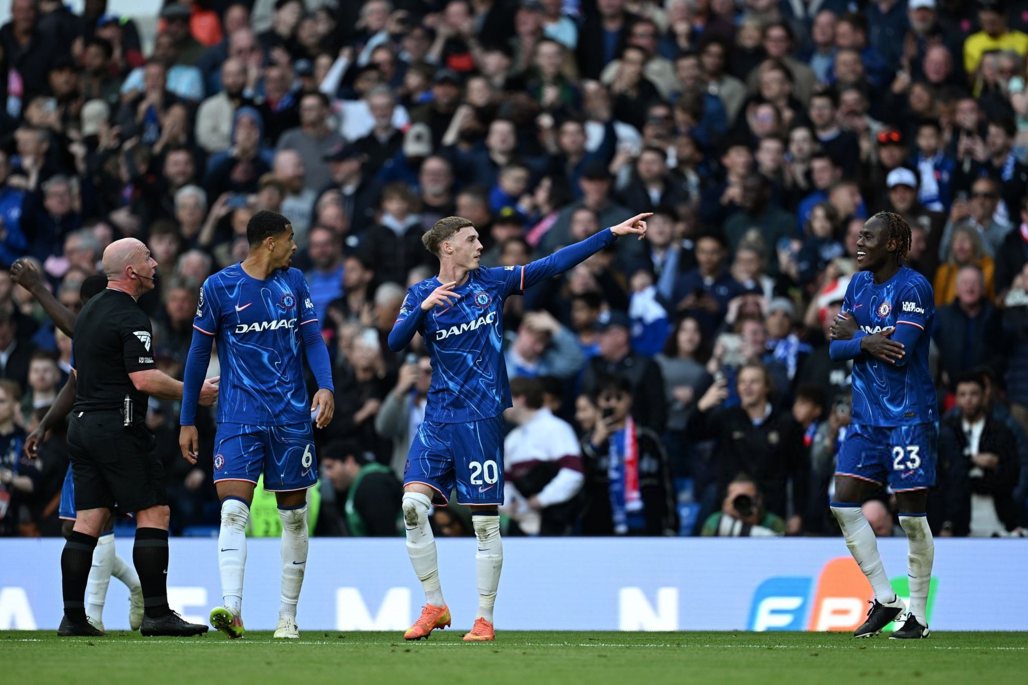 切尔西全队状态低迷，球迷担忧未来