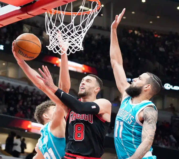 雄鹿队在客场击败黄蜂，赢得比赛