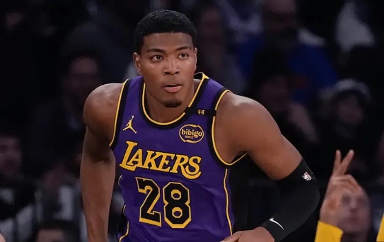 湖人擒下尼克斯,取得连胜 湖人擒下尼克斯,取得连胜