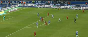 包含柏林赫塔主场大胜，击败门兴格拉德巴赫取得关键胜利的词条