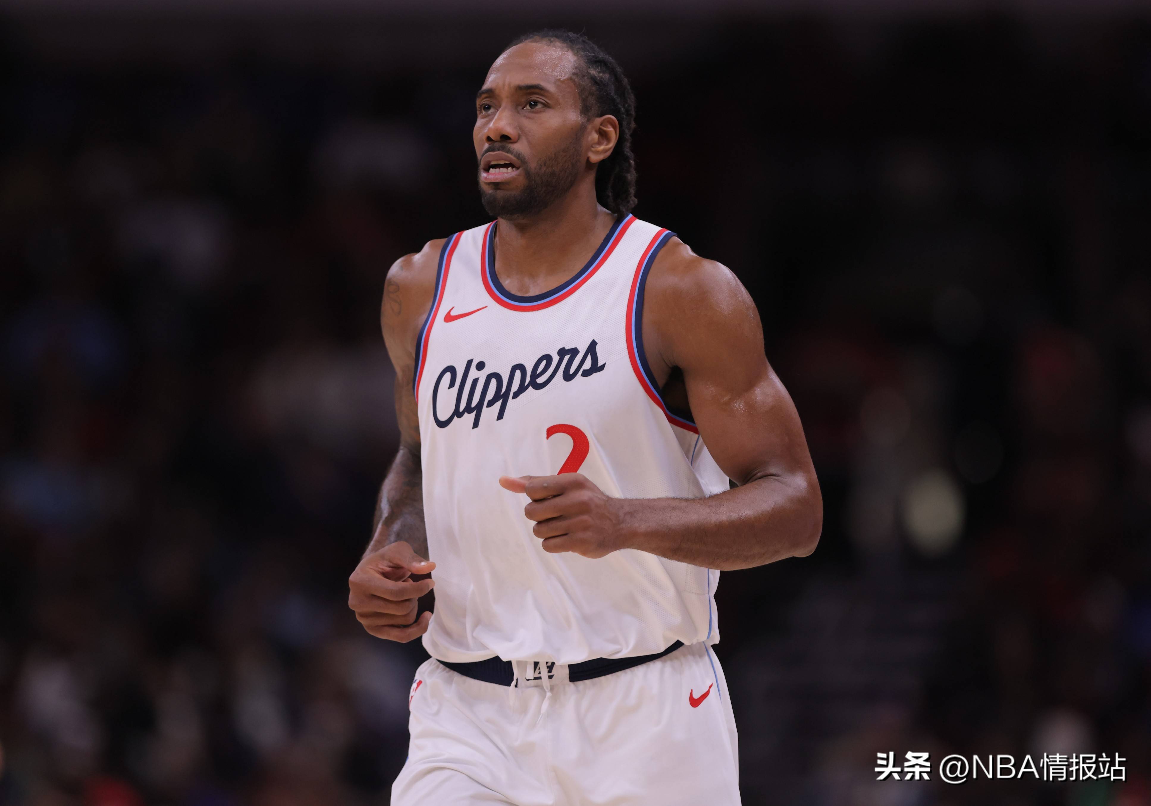 关于杜兰特狂轰60分，勇士轻松击败快船的信息