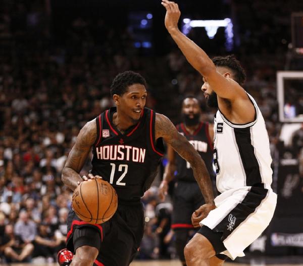 包含火箭不敌活塞，安德森贡献26分的词条