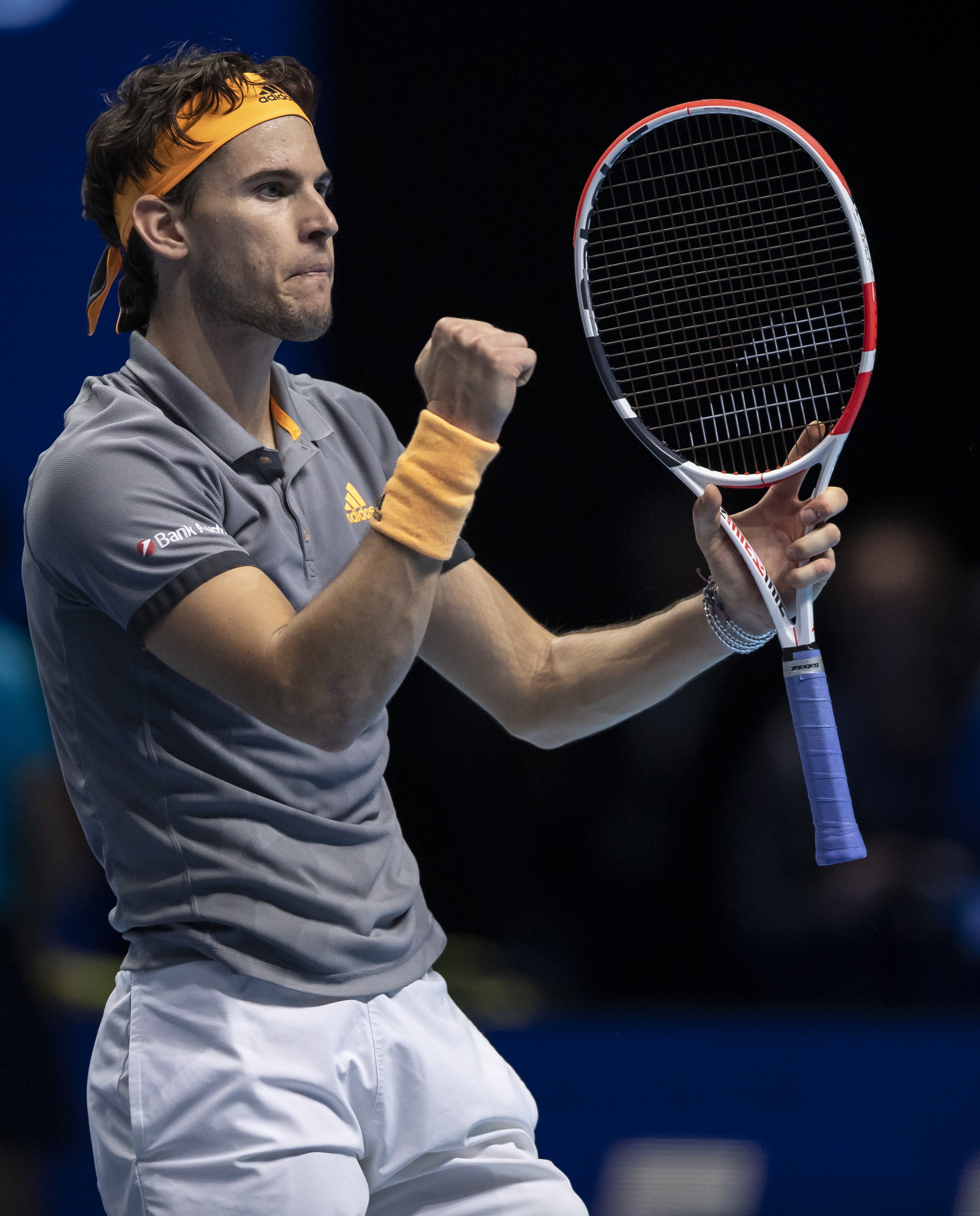 包含戴维斯杯逆转年终总决赛，西西帕斯点燃赛场的词条